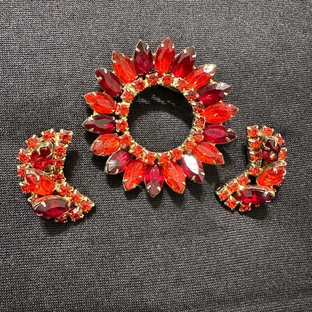 Red Stone Brooch & Clip Earrings